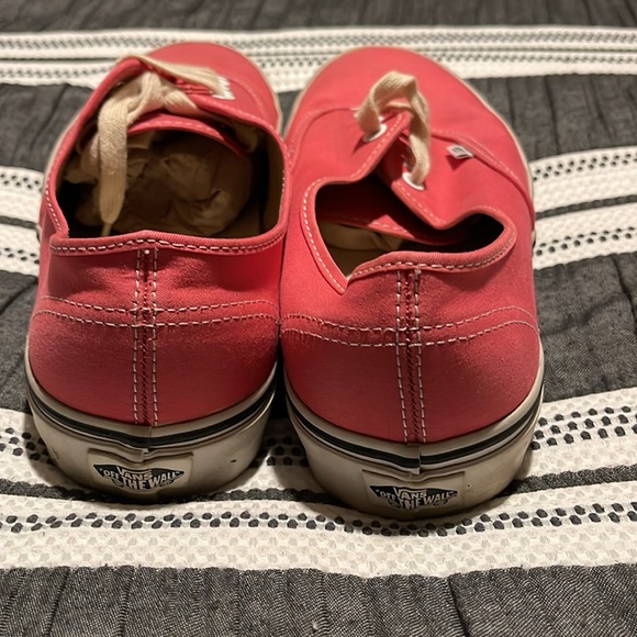 Vans - Picture 3 of 6